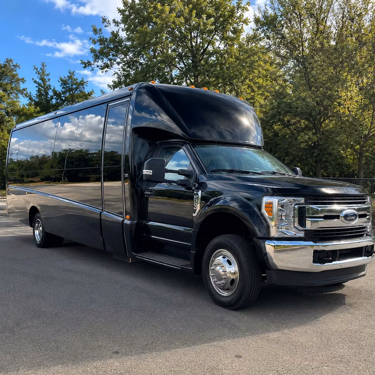 dearborn 18 passenger minibus rental