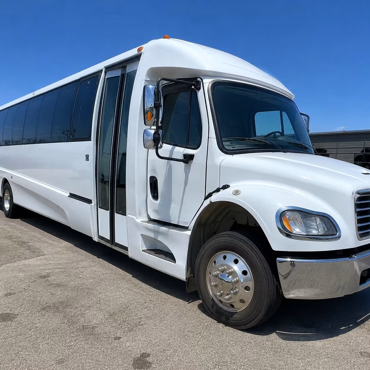 dearborn 20 passenger minibus rental