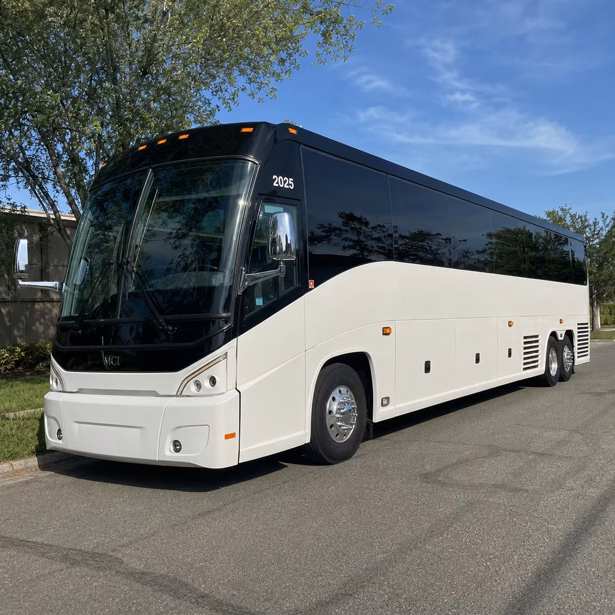 long distance bus rentals from dearborn to chicago columbus cleveland and beyond