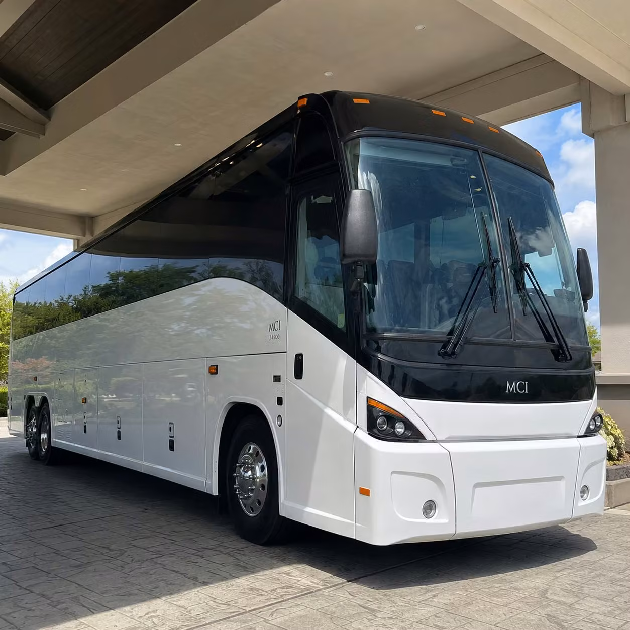 shuttle buses for ford motor company campus transfers and supplier park employees